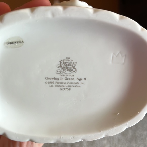 Precious Moments Growing in Grace “Age 8” - Picture 4 of 5